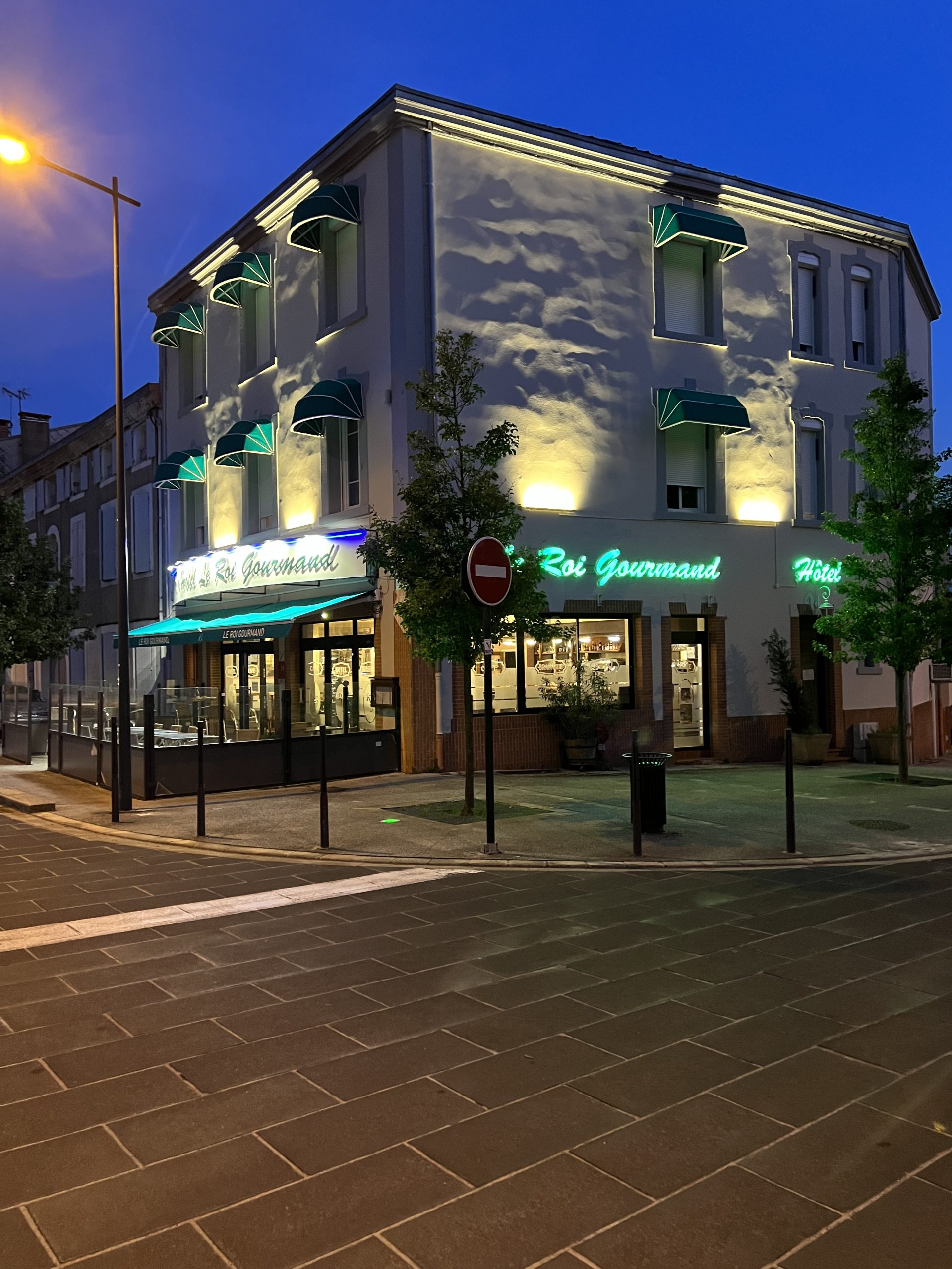 hotel nuit 2